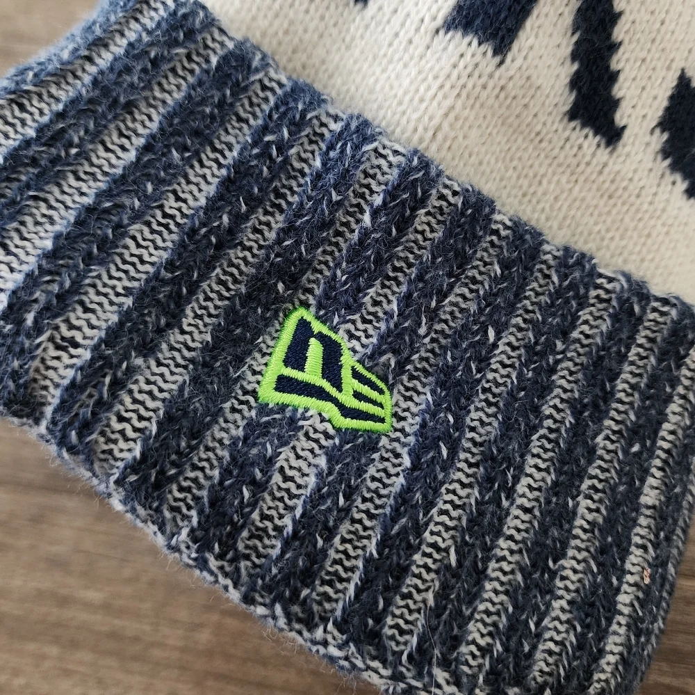 New Era NFL Seattle Seahawks Youth Sport Knit Pom Beanie NEW